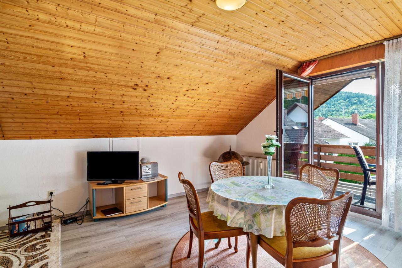 Apartament Haus Guenter Und Valeria Gossersweiler-Stein Zewnętrze zdjęcie