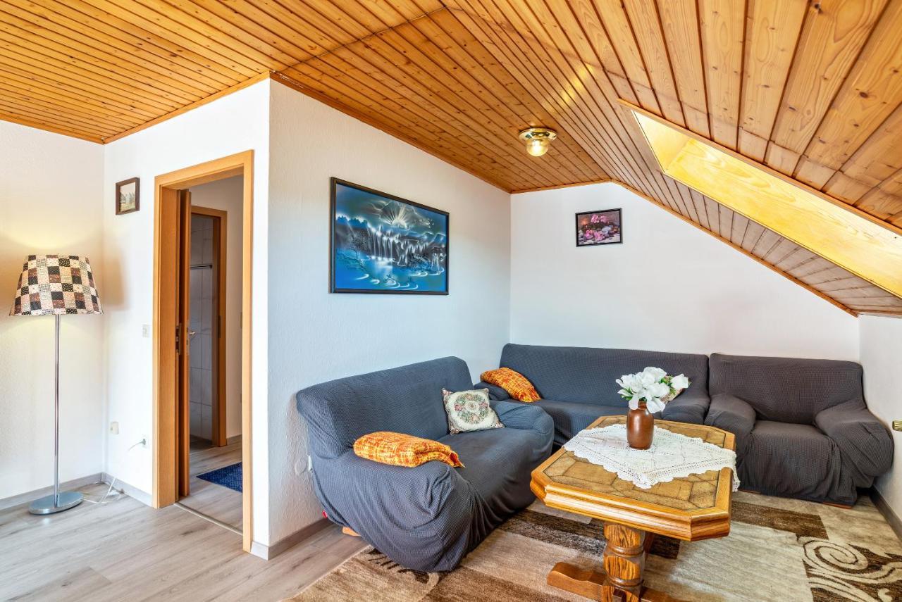 Apartament Haus Guenter Und Valeria Gossersweiler-Stein Zewnętrze zdjęcie