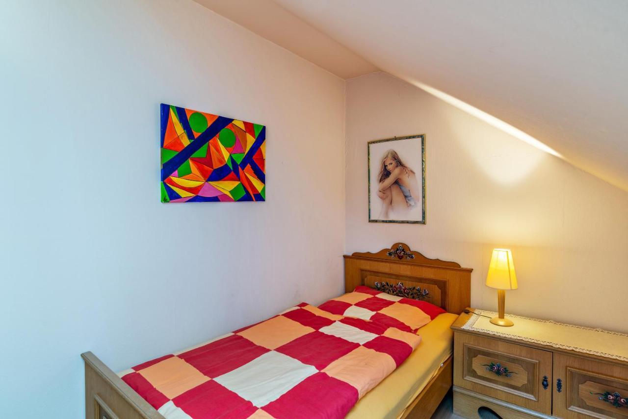 Apartament Haus Guenter Und Valeria Gossersweiler-Stein Zewnętrze zdjęcie